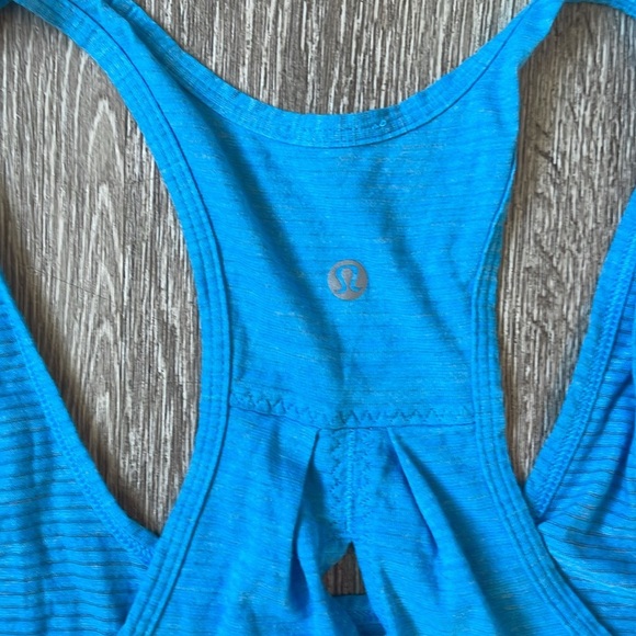 Lululemon size small Women's Blue Tank Top workout gym athletic - Picture 2 of 4